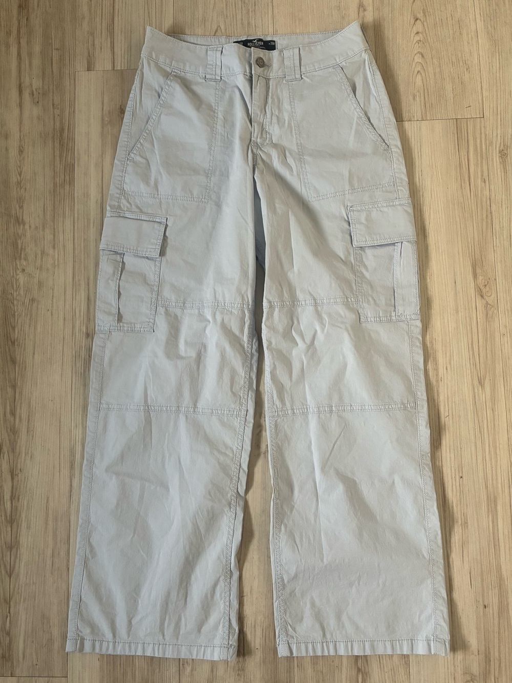 Hollister High-Rise Vintage Baggy Cargo Pants